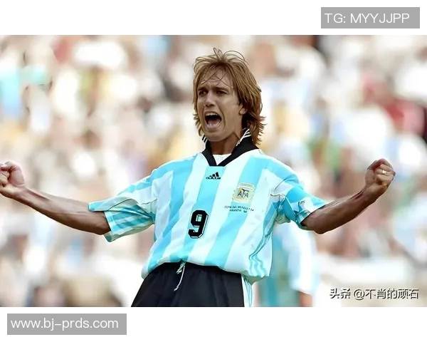 雄壮的足球明星背后的故事与成就揭秘